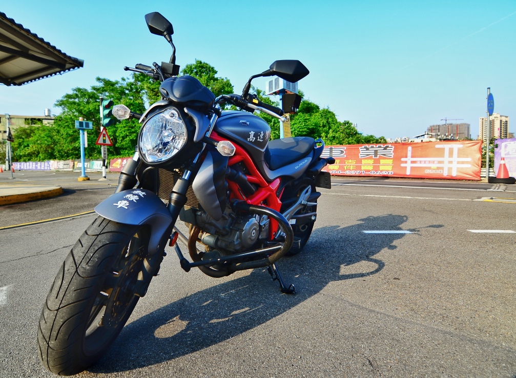 SUZUKI SFV650