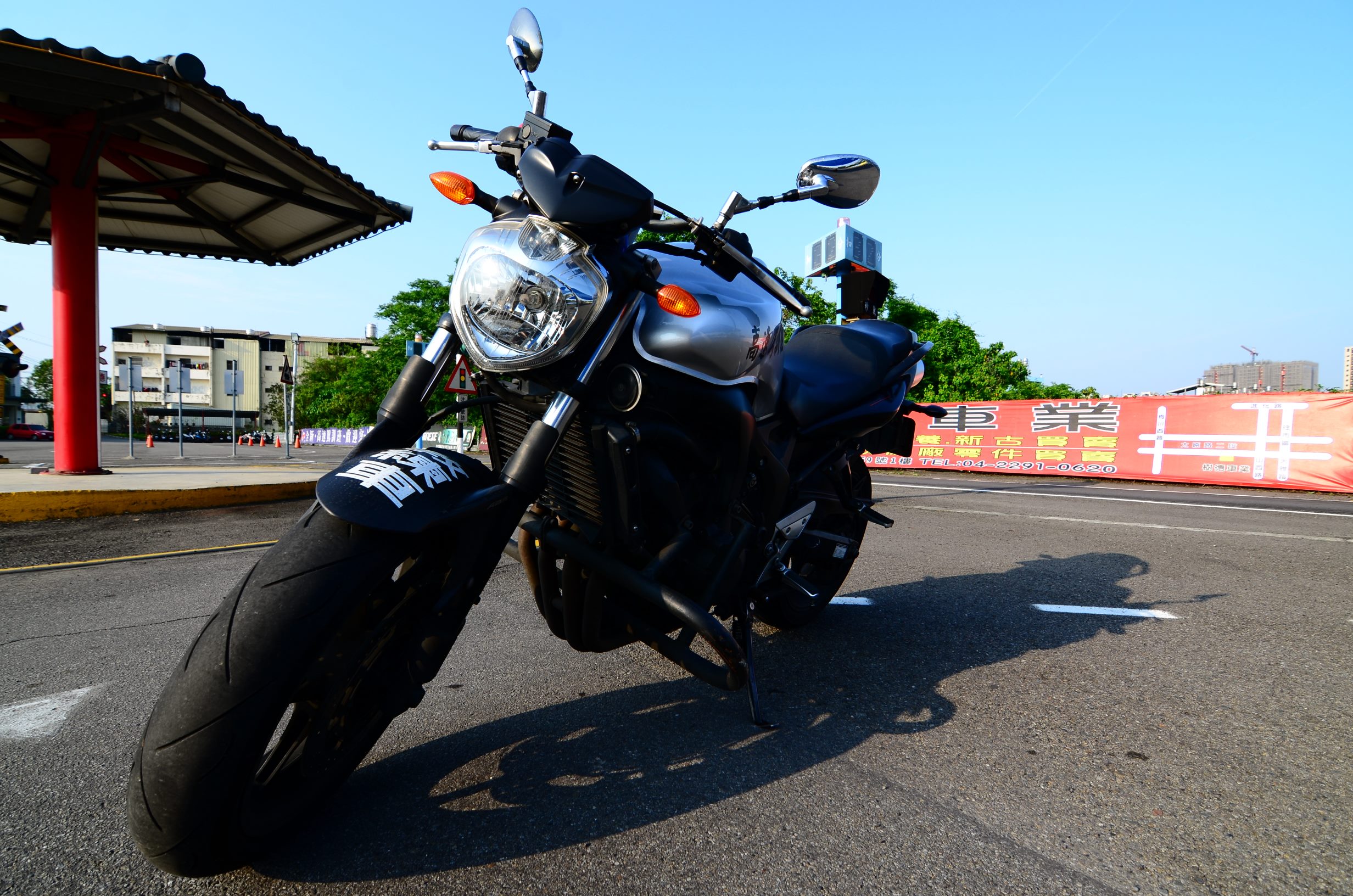 YAMAHA FZ6